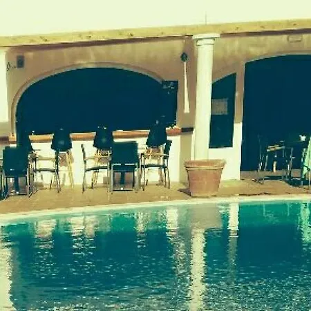 Sleeps 2 Pool Wifi